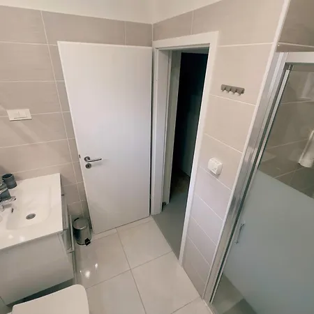 Lamat Apartment *