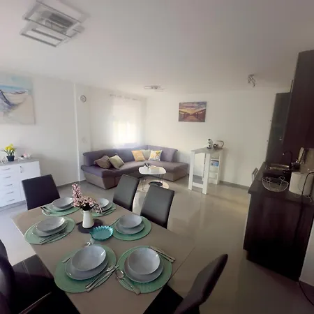 Apartment Lamat *